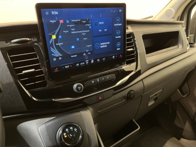 Ford E-Transit 390 (3500 kg) L2H2 Trend 68 kWh / 100% Elektrisch !! / Airco / Cruise Control / CarPlay / Camera / Navigatie / 3-Zits / 12.700 KM !! 7