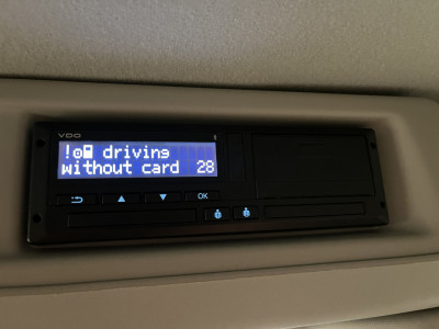Ford E-Transit 390 (3500 kg) L2H2 Trend 68 kWh / 100% Elektrisch !! / Airco / Cruise Control / CarPlay / PDC / Navigatie / 3-Zits / 1.135 KM !! foto 15
