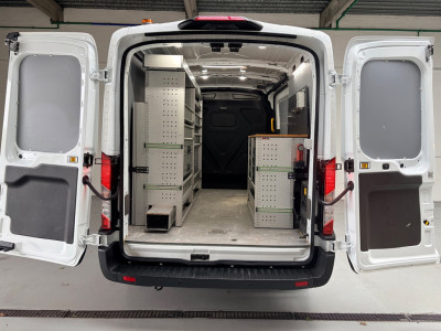 Ford E-Transit SERVICEWAGEN ELEKTRISCH AUTOMAAT 350 L2H2 Trend 68 kWh BOTT INRICHTING, V230 OMVORMER, RIJKLAARPRIJS! foto 2