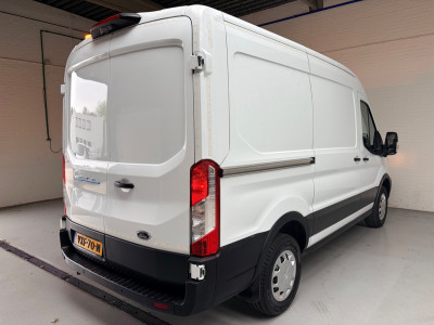 Ford E-Transit SERVICEWAGEN ELEKTRISCH AUTOMAAT 350 L2H2 Trend 68 kWh BOTT INRICHTING, V230 OMVORMER, RIJKLAARPRIJS! foto 7