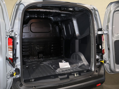 Ford E-Transit Courier 44 kWh Limited Winterpakket 14