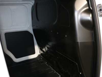 Ford E-Transit Courier 44 kWh Limited Winterpakket 17