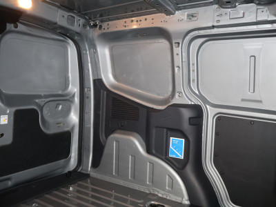 Ford E-Transit Courier 44 kWh Limited Winterpakket 17