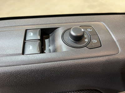 Ford E-Transit Cust. 320 L1H1 Trend 65 kWh / 100% Elektrisch !! / Airco / Cruise Control / CarPlay / Camera / LED / 9.650 KM !! foto 14