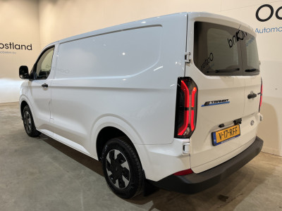 Ford E-Transit Cust. 320 L1H1 Trend 65 kWh / 100% Elektrisch !! / Airco / Cruise Control / CarPlay / Camera / LED / 9.650 KM !! foto 18