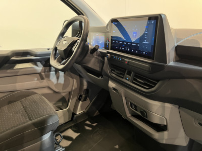 Ford E-Transit Cust. 320 L1H1 Trend 65 kWh / 100% Elektrisch !! / Airco / Cruise Control / CarPlay / Camera / LED / 9.650 KM !! foto 3