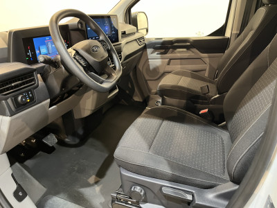 Ford E-Transit Cust. 320 L1H1 Trend 65 kWh / 100% Elektrisch !! / Airco / Cruise Control / CarPlay / Camera / LED / 9.650 KM !! foto 6