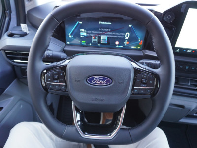 Ford E-Transit Cust. 320 L2H1 Limited 71 kWh 160KW/180PK Dubbelcab. Automaat nr. V086 | Airco | Adap.Cruise | Navi | 360 Camera | Schuifdeur L+R foto 18