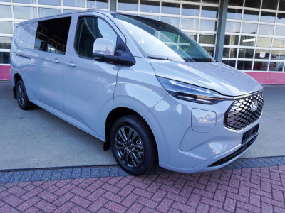 Ford E-Transit Cust. 320 L2H1 Limited 71 kWh 160KW/180PK Dubbelcab. Automaat nr. V086 | Airco | Adap.Cruise | Navi | 360 Camera | Schuifdeur L+R foto 2