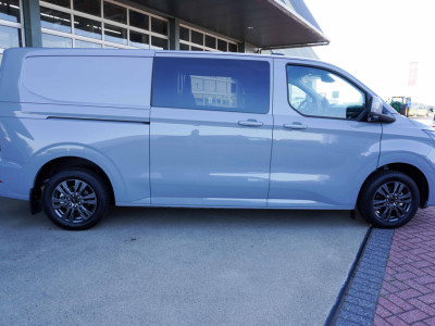 Ford E-Transit Cust. 320 L2H1 Limited 71 kWh 160KW/180PK Dubbelcab. Automaat nr. V086 | Airco | Adap.Cruise | Navi | 360 Camera | Schuifdeur L+R foto 3