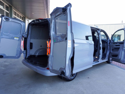 Ford E-Transit Cust. 320 L2H1 Limited 71 kWh 160KW/180PK Dubbelcab. Automaat nr. V086 | Airco | Adap.Cruise | Navi | 360 Camera | Schuifdeur L+R foto 5