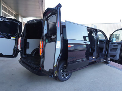 Ford E-Transit Cust. 320 L2H1 Limited 71 kWh 160KW/180PK Dubbelcab. Automaat nr. V087 | Airco | Adap.Cruise | Navi | 360 Camera | Schuifdeur L+R foto 5
