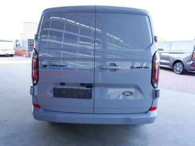 Ford E-Transit Cust. 320 L2H1 Limited 71 kWh 160KW/218PK Dubbelcab. Automaat nr. V086 | Airco | Adap.Cruise | Navi | 360 Camera | Schuifdeur L+R foto 6