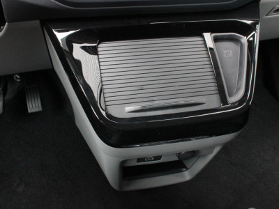 Ford E-Transit Cust. 320 L2H1 Sport 71 kWh DC DUBBEL CABINE / JB-EDITON / CAMERA / 370KM RANGE / APPLE CARPLAY DRIVERS-PACK /FULL 18