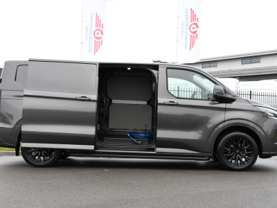 Ford E-Transit Cust. 340 L2H1 Limited 65 kWh PB Edition Virtual, Adaptieve Cruise, Camera, Carplay, Stoelverwarming, LED, 218pk, NAVI, Uniek! 11