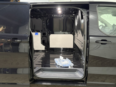 Ford E-Transit Cust. 340 L2H1 Limited 71 kWh, 218Pk, 2300KG Trekhaak, 360 camera VVB526 Prijs zoals getoond foto 13