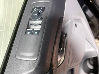 Ford E-Transit Cust. 340 L2H1 Limited 71 kWh 218Pk Dubbele schuifdeur VVB500 Prijs zoals getoond 18