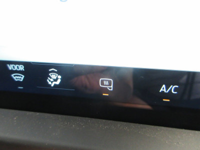 Ford E-Transit Cust. 340 L2, Limited, 71kWh, 218pk, Carplay, Camera, 3-Zits, Stoelverwarming. foto 13