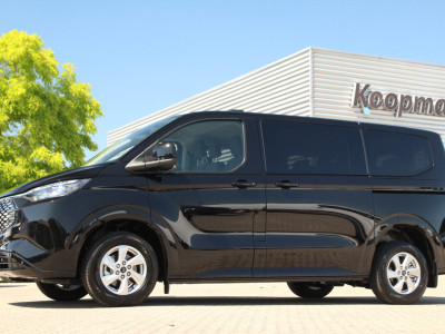 Ford E-Transit Custom 320 L1H1 Kombi | 9 persoons | Limited | 71kWh | 100kW/136pk | Trekgewicht 2300kg | Camera | Carplay/Android | Cruise | Lease 771,- p/m 16