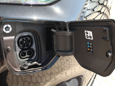 Ford E-Transit Custom 320 L1H1 Kombi | 9 persoons | Limited | 71kWh | 100kW/136pk | Trekgewicht 2300kg | Camera | Carplay/Android | Cruise | Lease 771,- p/m 5