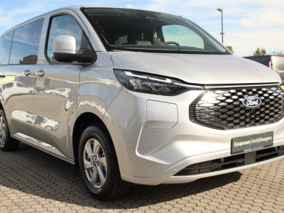 Ford E-Transit Custom 320 L1H1 Kombi Limited | 9 persoons | 71kWh | 100kW/136pk | Trekgewicht 2300kg | Camera | Carplay/Android | Cruise | Lease 771,- p/m foto 4