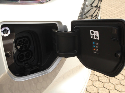 Ford E-Transit Custom 320 L1H1 Kombi Limited | 9 persoons | 71kWh | 100kW/136pk | Trekgewicht 2300kg | Camera | Carplay/Android | Cruise | Lease 771,- p/m foto 5