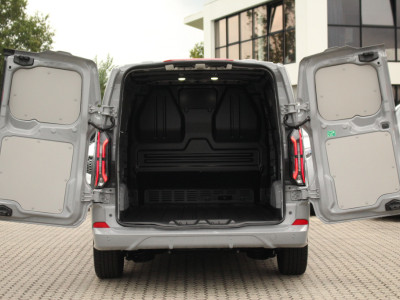 Ford E-Transit Custom 320 L1H1 Sport | 71kWh | 160kW/218pk | Trekgewicht 2300kg | Driver Assist | Adap. Cruise | Stoel+Stuurverw. | Camera | Carplay/Android | Lease 788,- p/m foto 11