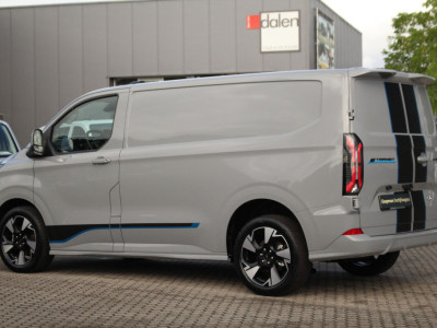 Ford E-Transit Custom 320 L1H1 Sport | 71kWh | 160kW/218pk | Trekgewicht 2300kg | Stoel+Stuurverw. | Camera | Carplay/Android | Lease 753,- p/m foto 13