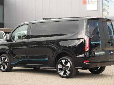Ford E-Transit Custom 320 L1H1 Sport | 71kWh | 160kW/218pk | Trekgewicht 2300kg | Stoel+Stuurverw. | Camera | Carplay/Android | Lease 753,- p/m foto 13