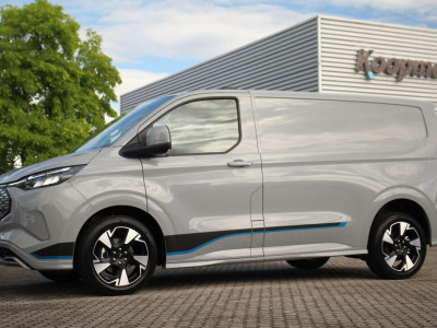 Ford E-Transit Custom 320 L1H1 Sport | 71kWh | 160kW/218pk | Trekgewicht 2300kg | Stoel+Stuurverw. | Camera | Carplay/Android | Lease 753,- p/m foto 14