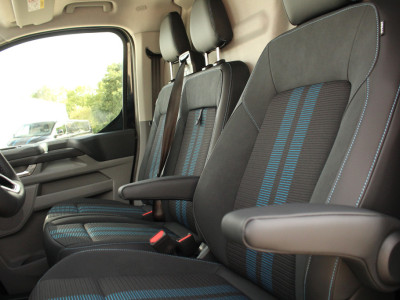 Ford E-Transit Custom 320 L1H1 Sport | 71kWh | 160kW/218pk | Trekgewicht 2300kg | Stoel+Stuurverw. | Camera | Carplay/Android | Lease 753,- p/m foto 16