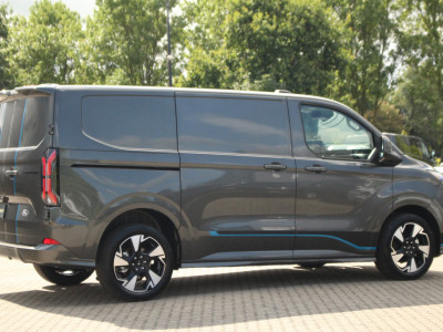 Ford E-Transit Custom 320 L1H1 Sport | 71kWh | 160kW/218pk | Trekgewicht 2300kg | Stoel+Stuurverw. | Camera | Carplay/Android | Lease 753,- p/m foto 6