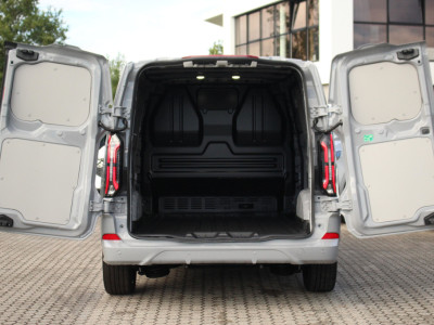 Ford E-Transit Custom 320 L1H1 Sport | 71kWh | 160kW/218pk | Trekgewicht 2300kg | Stoel+Stuurverw. | Camera | Carplay/Android | Lease 753,- p/m foto 9
