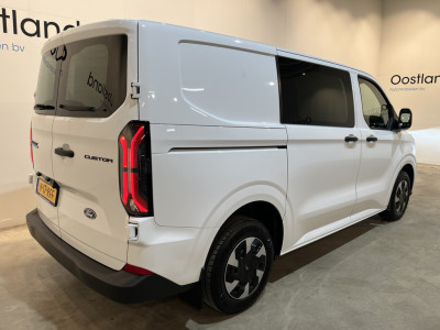 Ford E-Transit Custom 320 L1H1 Trend 65 kWh / 100% Elektrisch !! / Airco / Cruise Control / CarPlay / Camera / LED / 9.650 KM !! foto 17