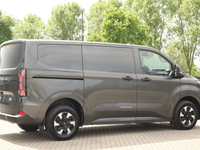 Ford E-Transit Custom 320 L1H1 Trend | 71 kWh | 160kW/218pk | Stuur + Stoelverwarming | Camera | Carplay/Android | Cruise | Lease 681,- p/m foto 6