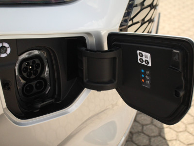 Ford E-Transit Custom 320 L2H1 Limited DC | 71 kWh | 160kW/218pk | Pro Power | Trekgewicht 2300kg | Camera | Carplay/Android | Cruise | Lease 806,- p/m 5