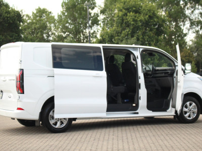 Ford E-Transit Custom 320 L2H1 Limited DC | 71 kWh | 160kW/218pk | Pro Power | Trekgewicht 2300kg | Camera | Carplay/Android | Cruise | Lease 806,- p/m 7