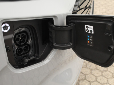Ford E-Transit Custom 320 L2H1 Limited DC | 71 kWh | 160kW/218pk | Trekgewicht 2300kg | Camera | Carplay/Android | Cruise | Lease 788,- p/m 5