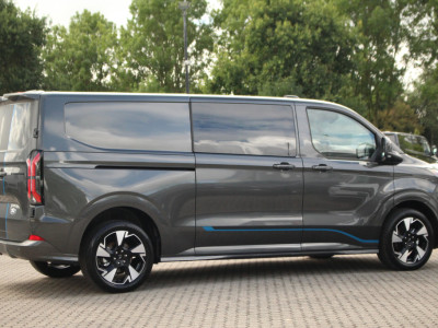 Ford E-Transit Custom 320 L2H1 Sport DC 71 kWh | 160kW/218pk | Trekgewicht 2300kg | Driver Assist | Adap. Cruise | Stoel+Stuurverw. | Camera | Carplay/Android | Lease 842,- p/m foto 8
