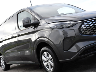 Ford E-Transit Custom 340 L2H1 Limited 65 kWh Virtual, Adaptieve Cruise, Camera, Carplay, Stoelverwarming, LED, 218pk, NAVI, Uniek! 19