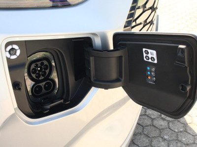 Ford E-Transit Custom 340 L2H1 Limited | 71 kWh | 160kW/218pk | L+R Schuifdeur | Driver Assist | 360gr Camera | Pro Power |  Adaptive Cruise | Lease 753,- p/m foto 6