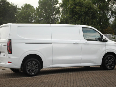 Ford E-Transit Custom 340 L2H1 Limited | 71 kWh | 160kW/218pk | L+R Schuifdeur | Pro Power | Driver Assist | 360° Camera | Adap. Cruise | Lease 753,- p/m foto 8
