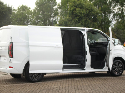 Ford E-Transit Custom 340 L2H1 Limited | 71 kWh | 160kW/218pk | L+R Schuifdeur | Pro Power | Driver Assist | 360° Camera | Adap. Cruise | Lease 753,- p/m foto 9