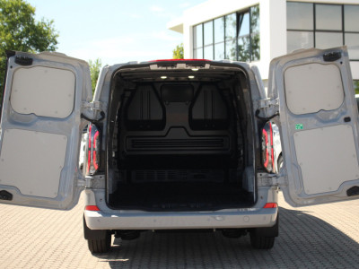 Ford E-Transit Custom 340 L2H1 Limited | 71 kWh | 160kW/218pk | Stoel + Stuurverwarming | Camera | Carplay/Android | Cruise | Lease 735,- p/m 9