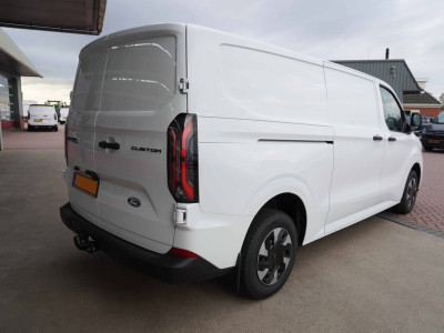 Ford E-Transit Custom 340 L2H1 Trend 71 kWh WLTP 330km Automaat Airco | Cruise | Trekhaak |  Apple CP-Android auto foto 3