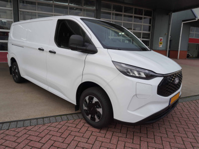 Ford E-Transit Custom 340 L2H1 Trend 71 kWh WLTP 370 km Automaat nr. V003 | Airco | Cruise | Trekhaak |  Apple CP-Android auto foto 2