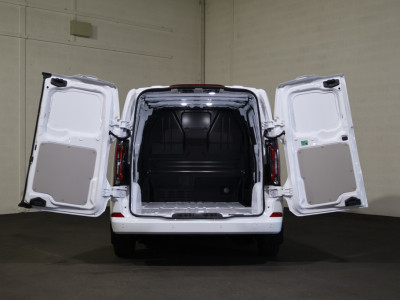 Ford E-Transit Custom L1 H1 Limited 71 kWh B&O Sound foto 10