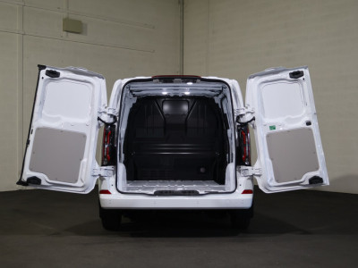 Ford E-Transit Custom L1 H1 Limited 71 kWh B&O Sound foto 3