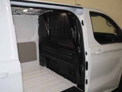 Ford E-Transit Custom L2 H1 Limited 71 kWh B&O Sound foto 15