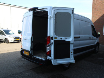 Ford TRANSIT 350 2.0 TDCI 130PK L3H2 Trend / Camera / App connect / Navi / 3 zits foto 11